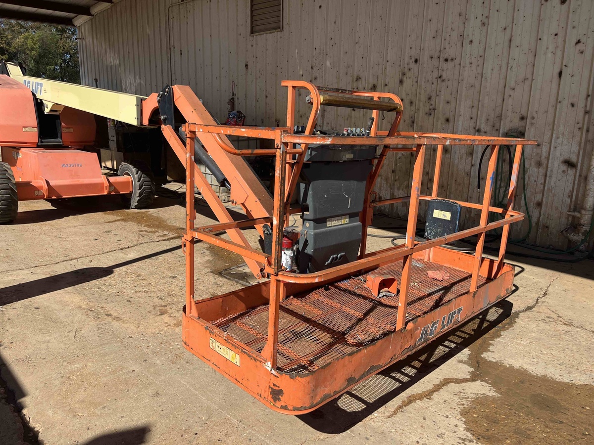 2017 JLG 460SJ-2