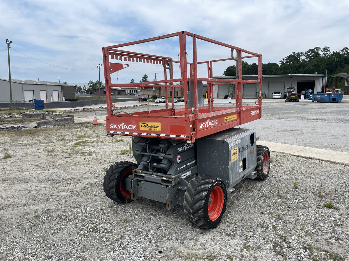 2018 Skyjack SJ-6826RT-3