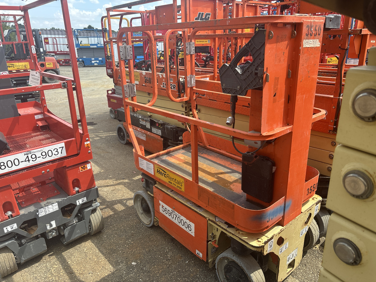 2015 JLG 1230ES-2