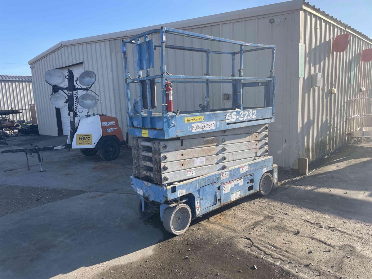 2016 Genie GS-3232