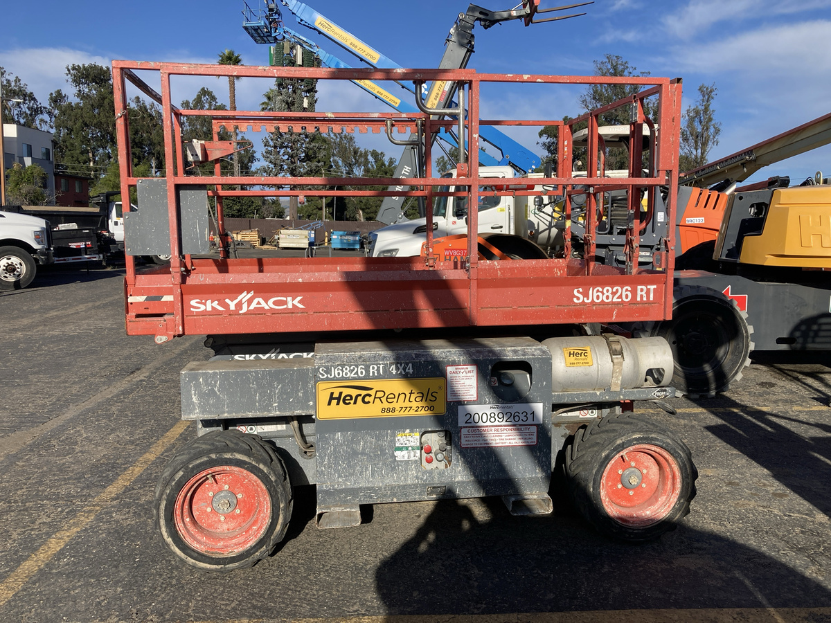 2018 Skyjack SJ-6826RT-7