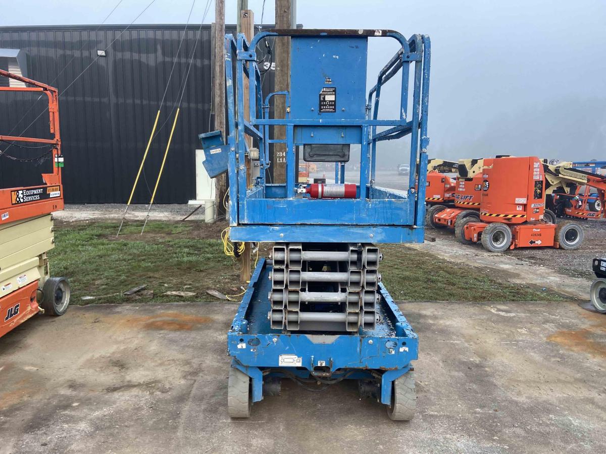 2017 Genie GS-3246