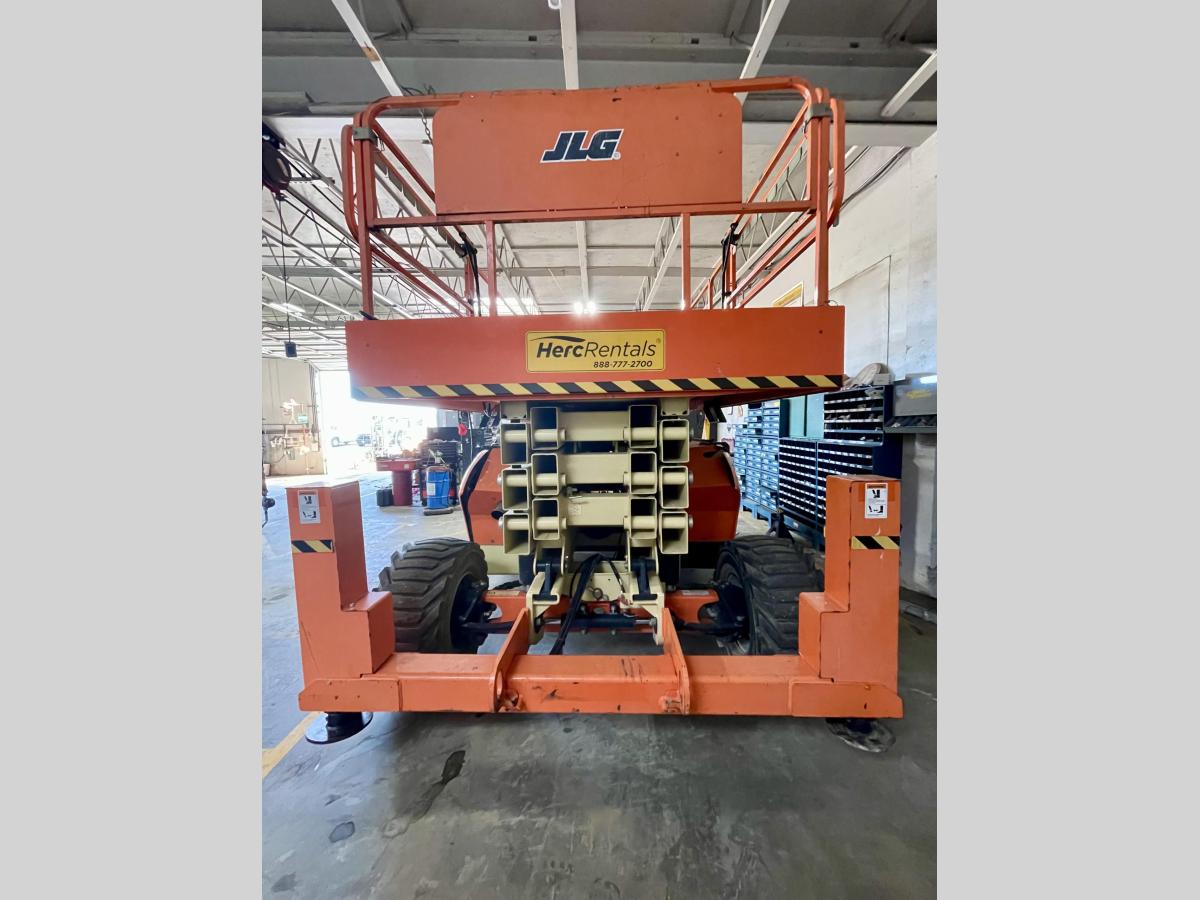 2015 JLG 4394RT