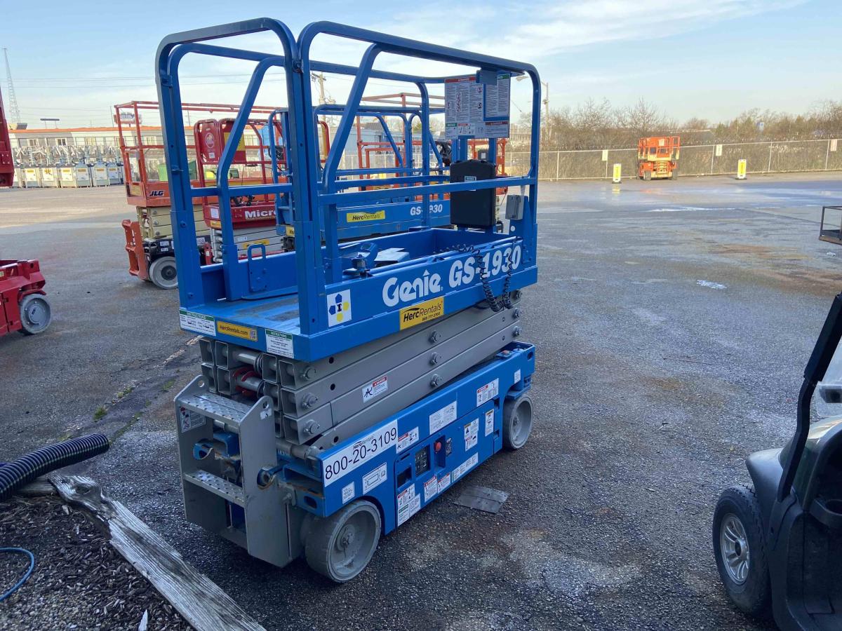 2018 Genie GS-1930