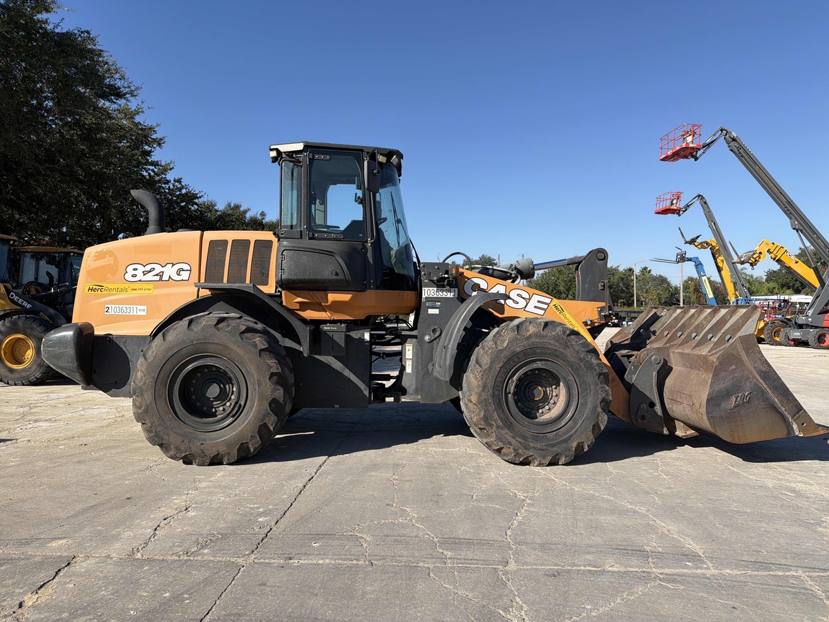 2022 Case 821G-3