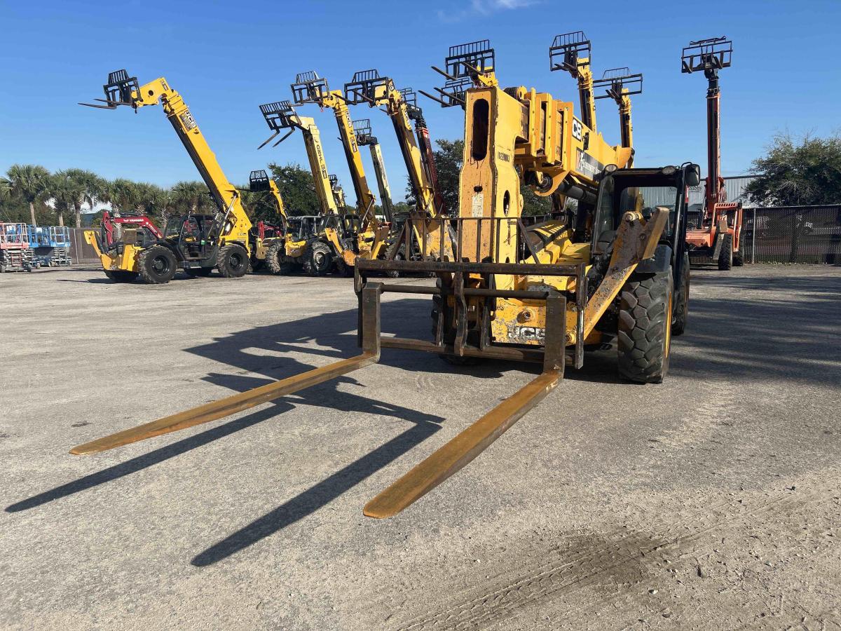 2017 JCB 510-56