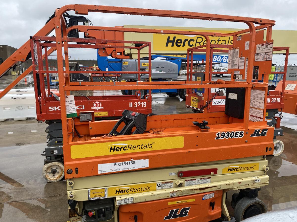 2017 JLG 1930ES
