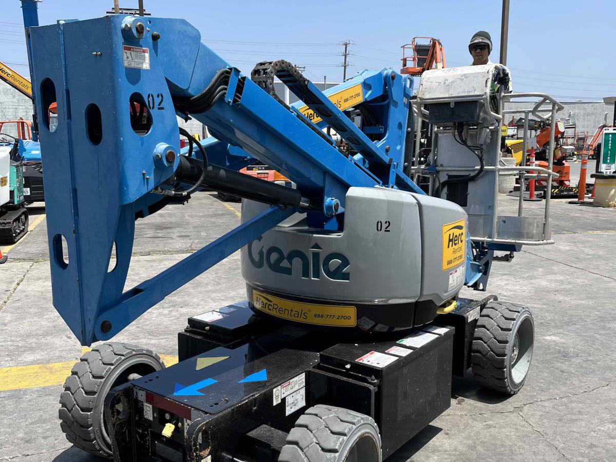 2016 Genie Z-33/18