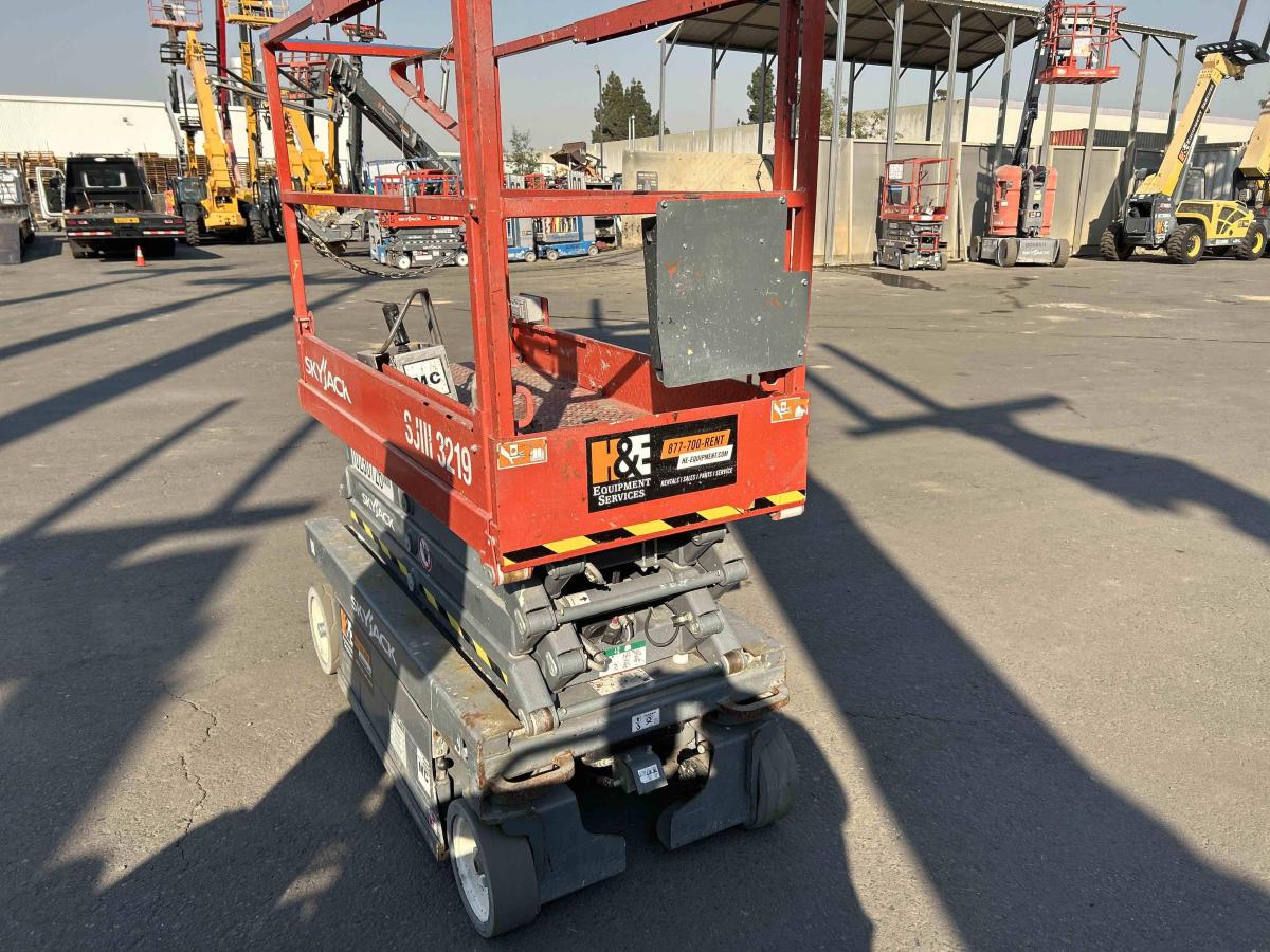 2017 Skyjack SJ3219
