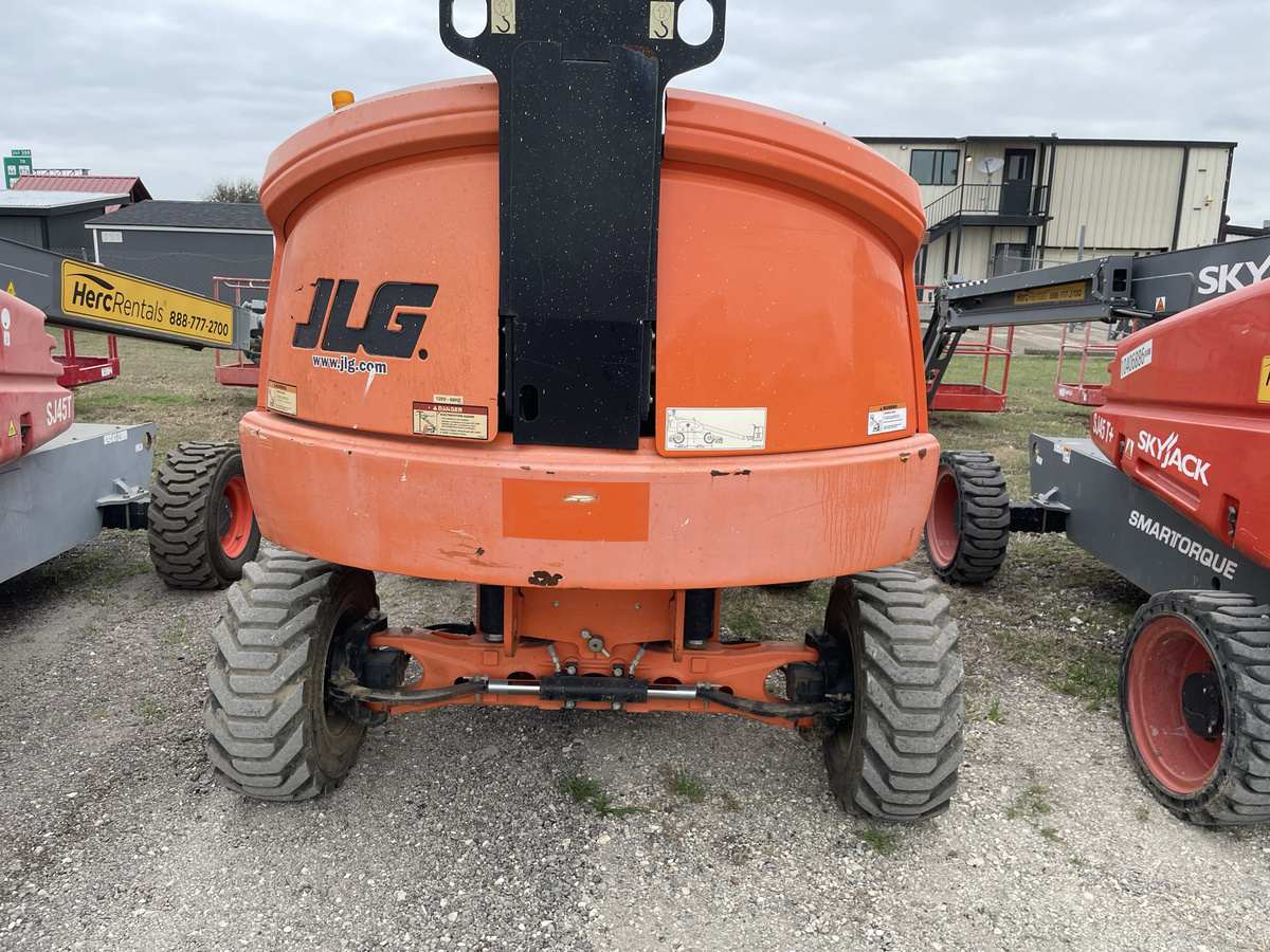 2017 JLG 400S-12