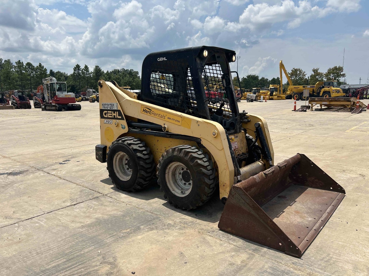 2021 Gehl R220