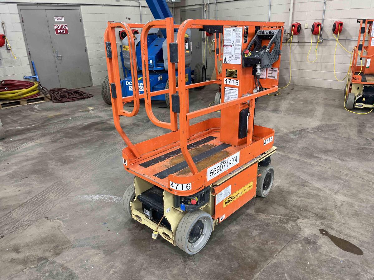 2016 JLG 1230ES