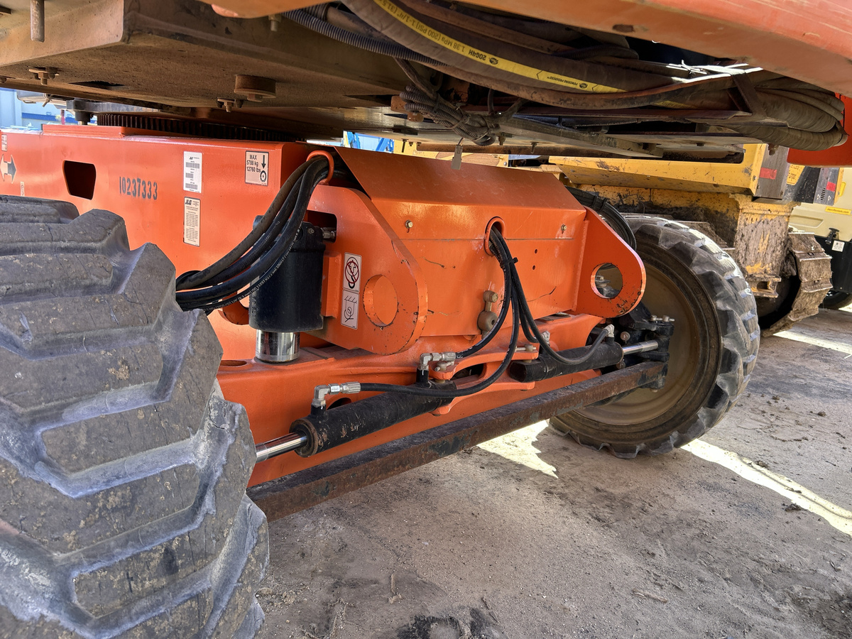 2018 JLG 600S-9