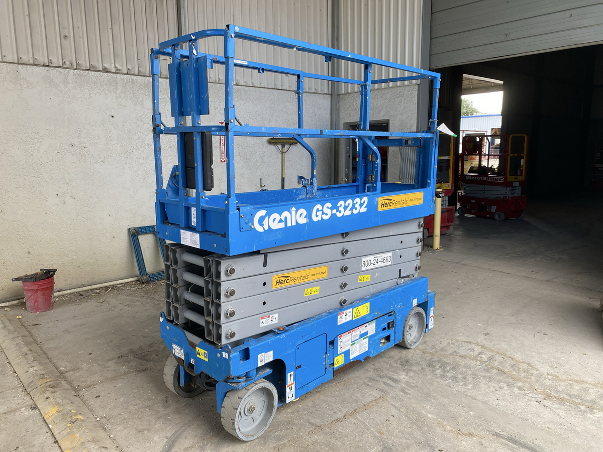 2019 Genie GS-3232
