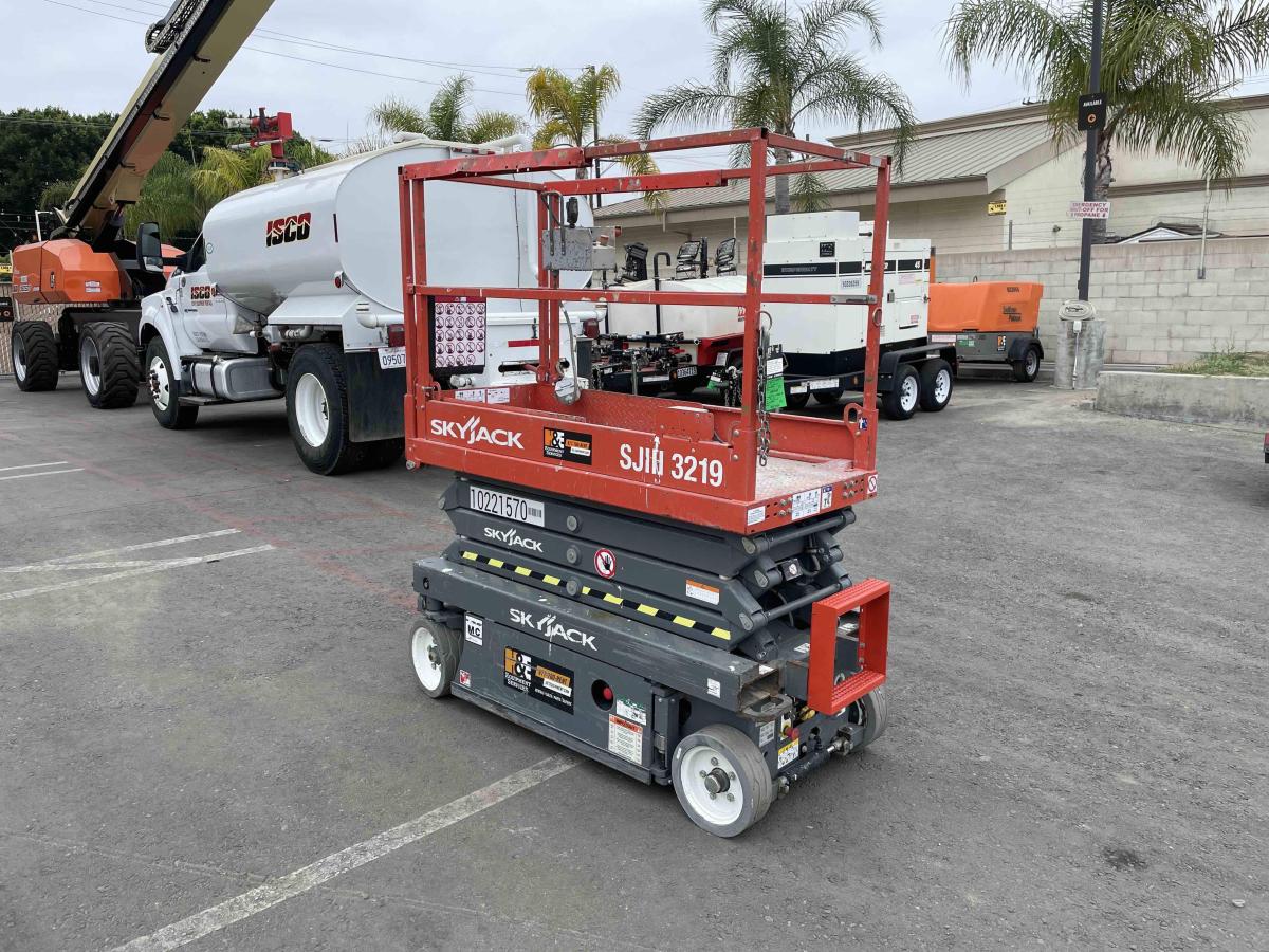 2017 Skyjack SJ3219