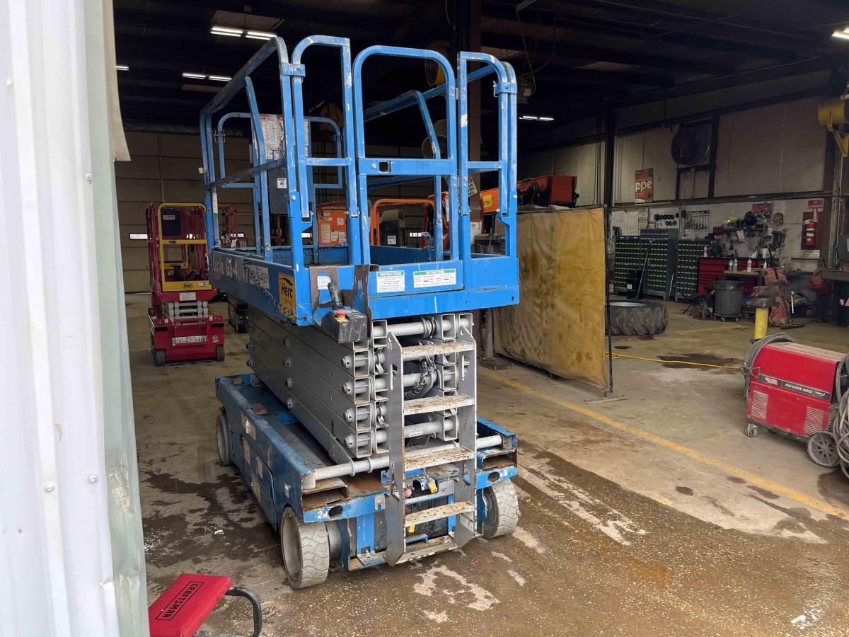 2017 Genie GS-4047