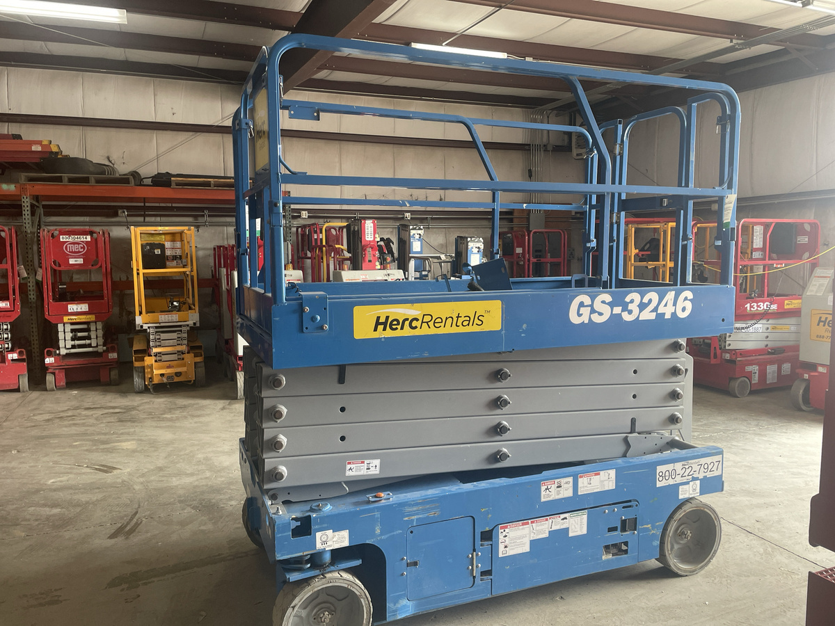2018 Genie GS-3246