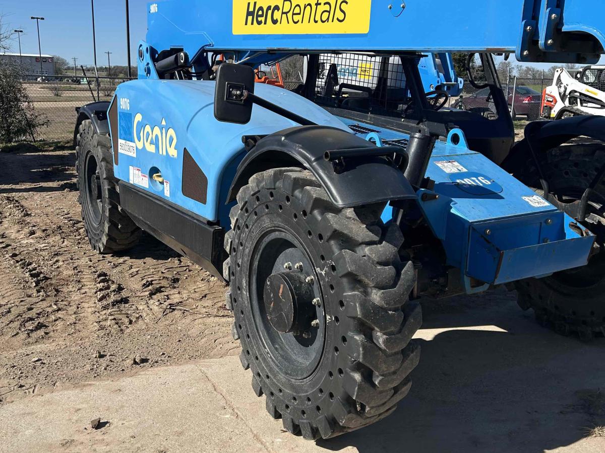 2018 Genie GTH 844