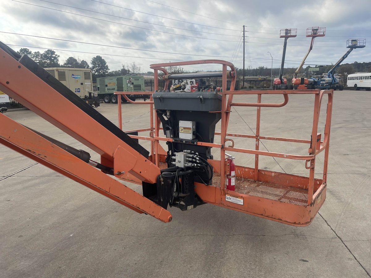 2018 JLG 600AJ-8