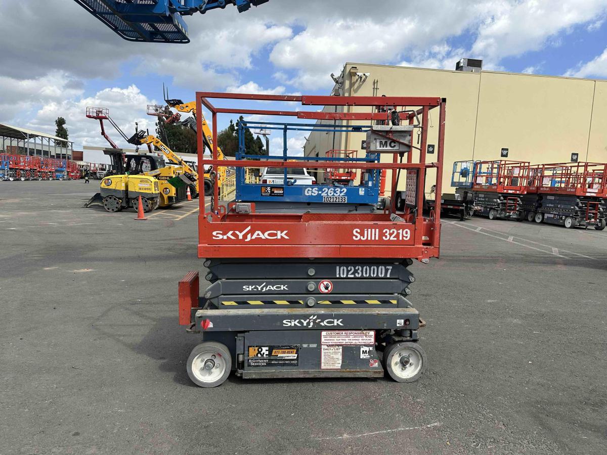 2017 Skyjack SJ3219