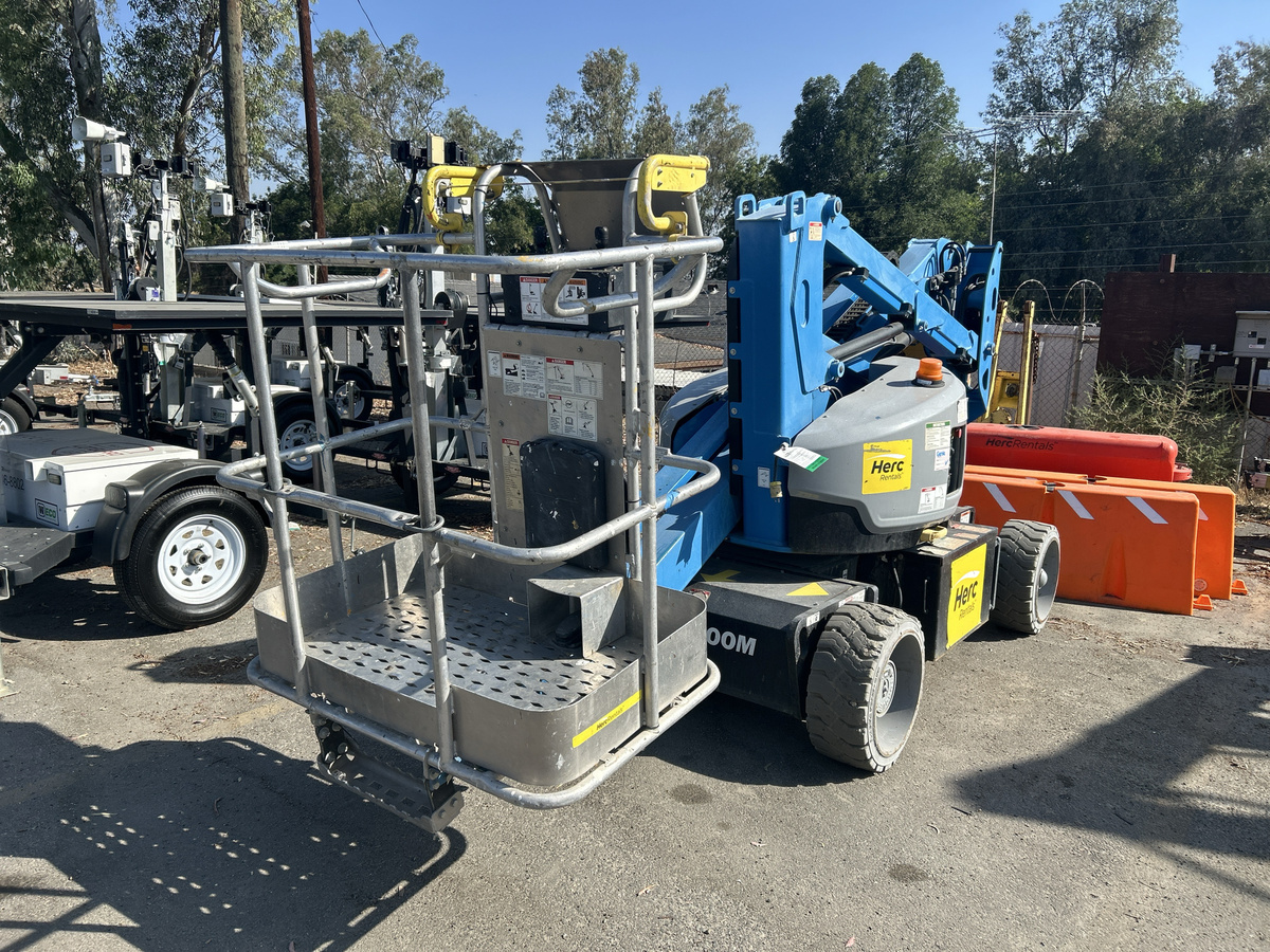 2018 Genie Z-33/18