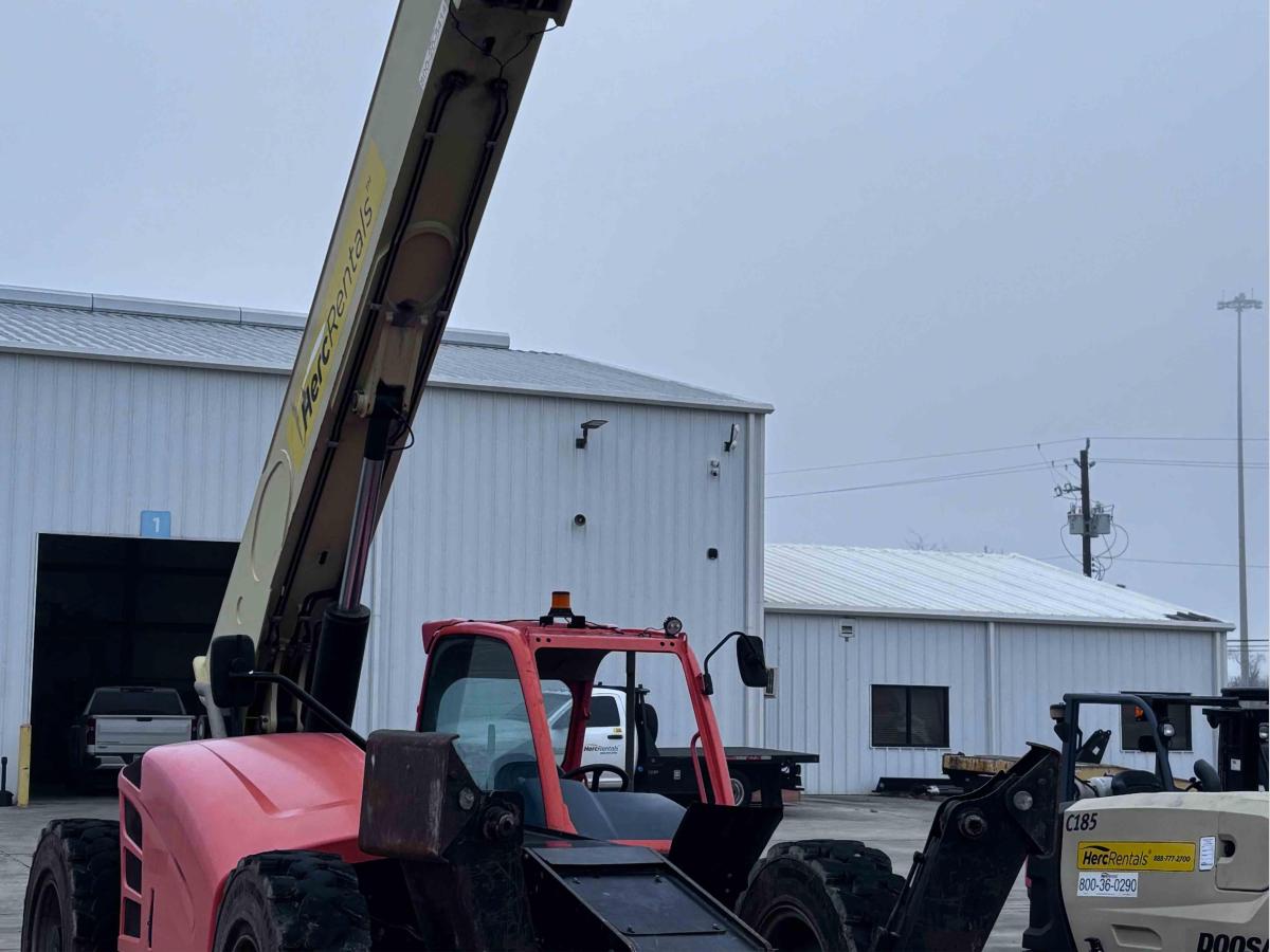 2018 JLG 1255