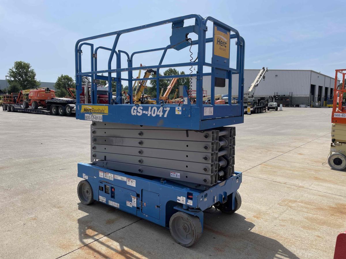 2017 Genie GS-4047