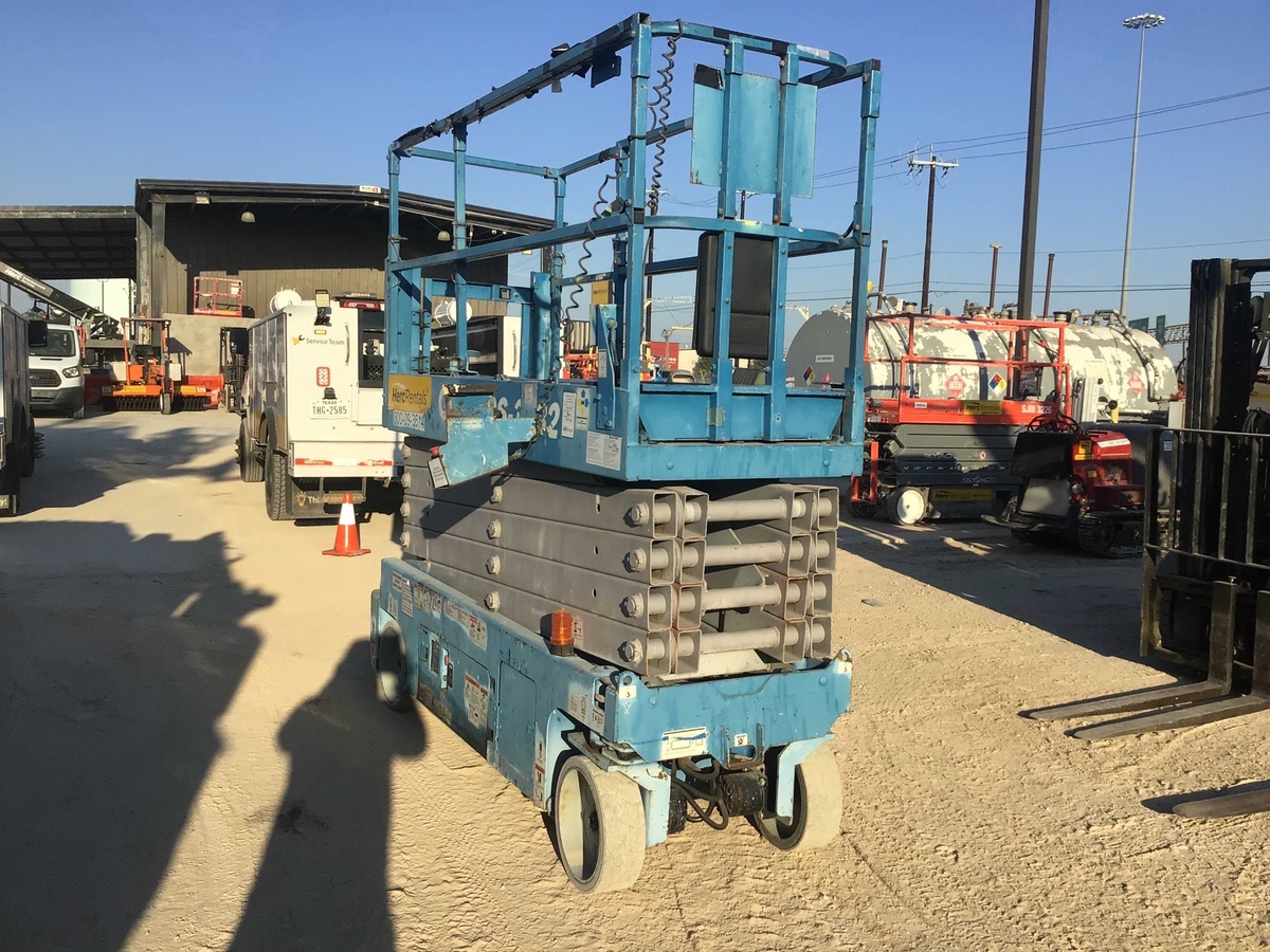 2016 Genie GS-3232