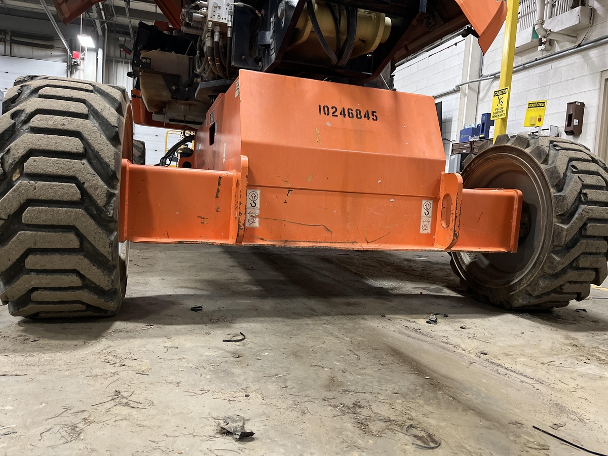 2018 JLG 660SJ-12