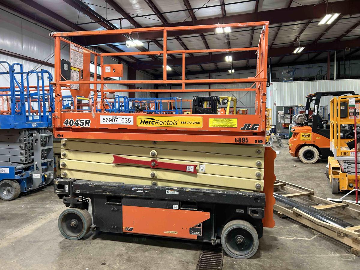 2017 JLG 4045R