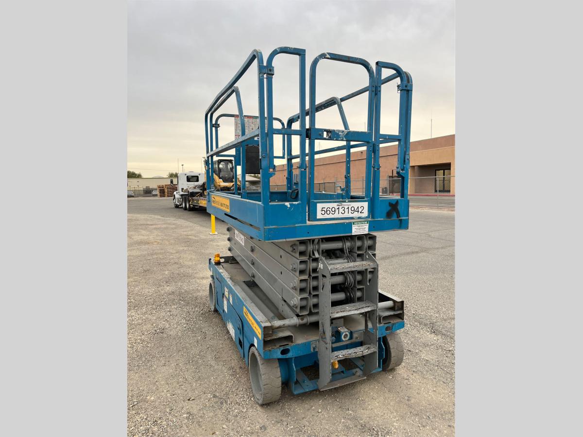 2016 Genie GS-3246
