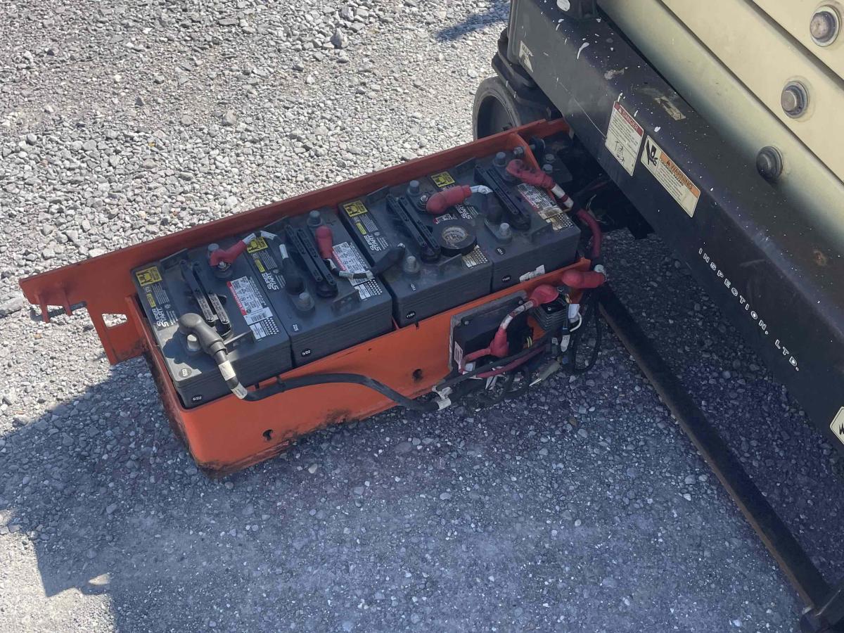 2018 JLG 1932R
