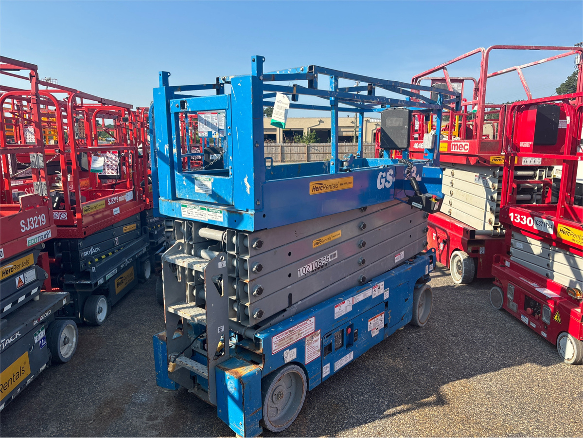 2017 Genie GS-3232