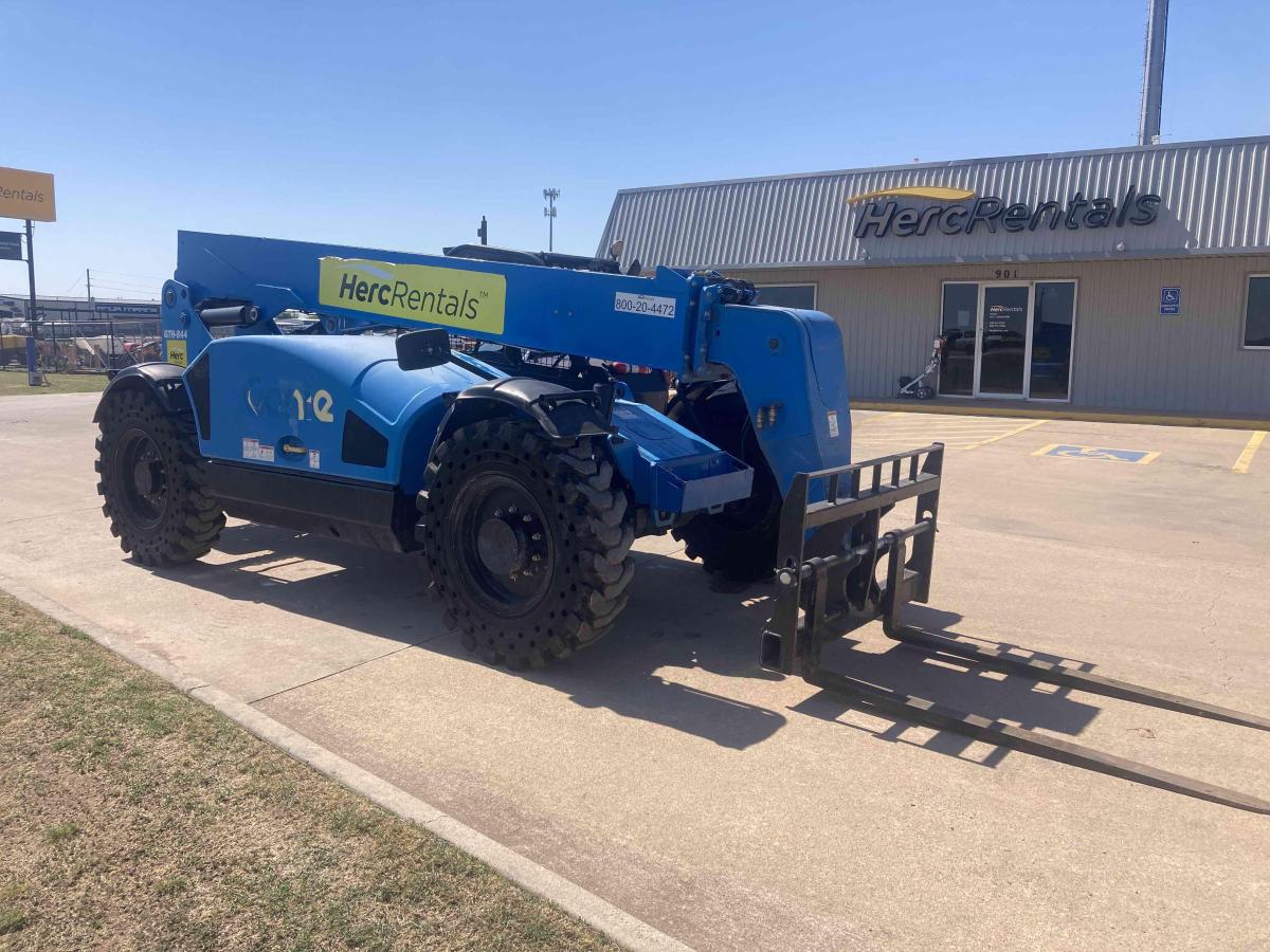 2018 Genie GTH 844