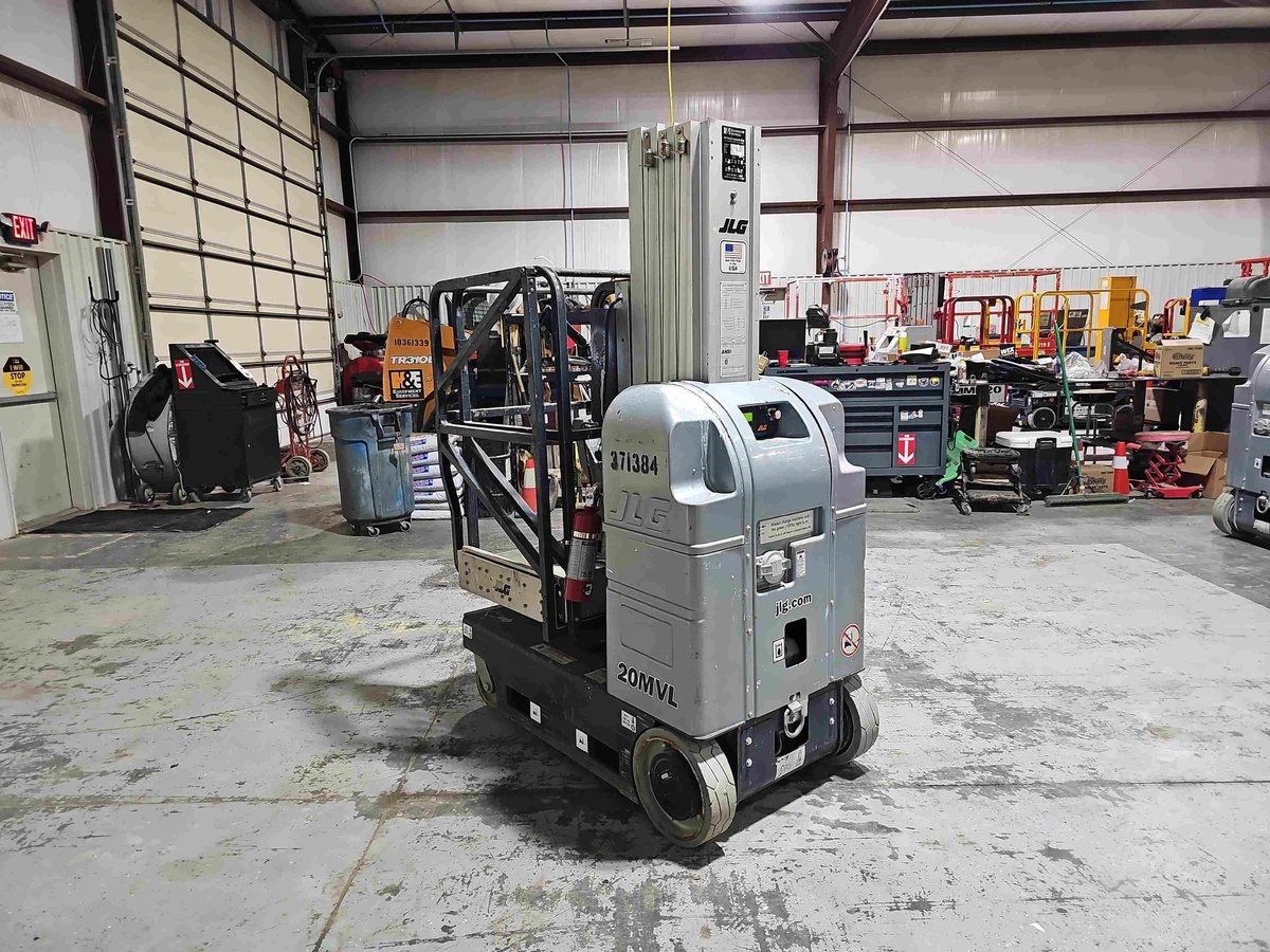 2017 JLG 20MVL-4
