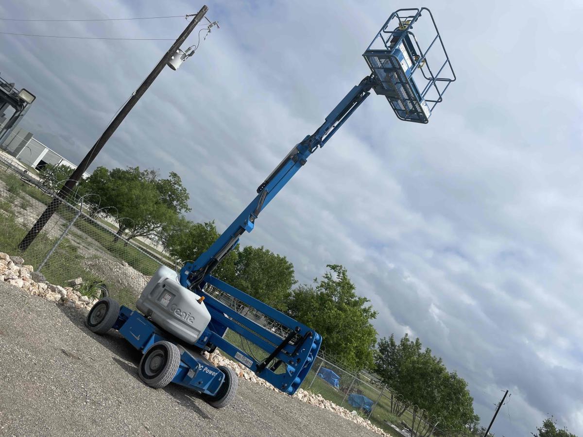 2017 Genie Z-45/25