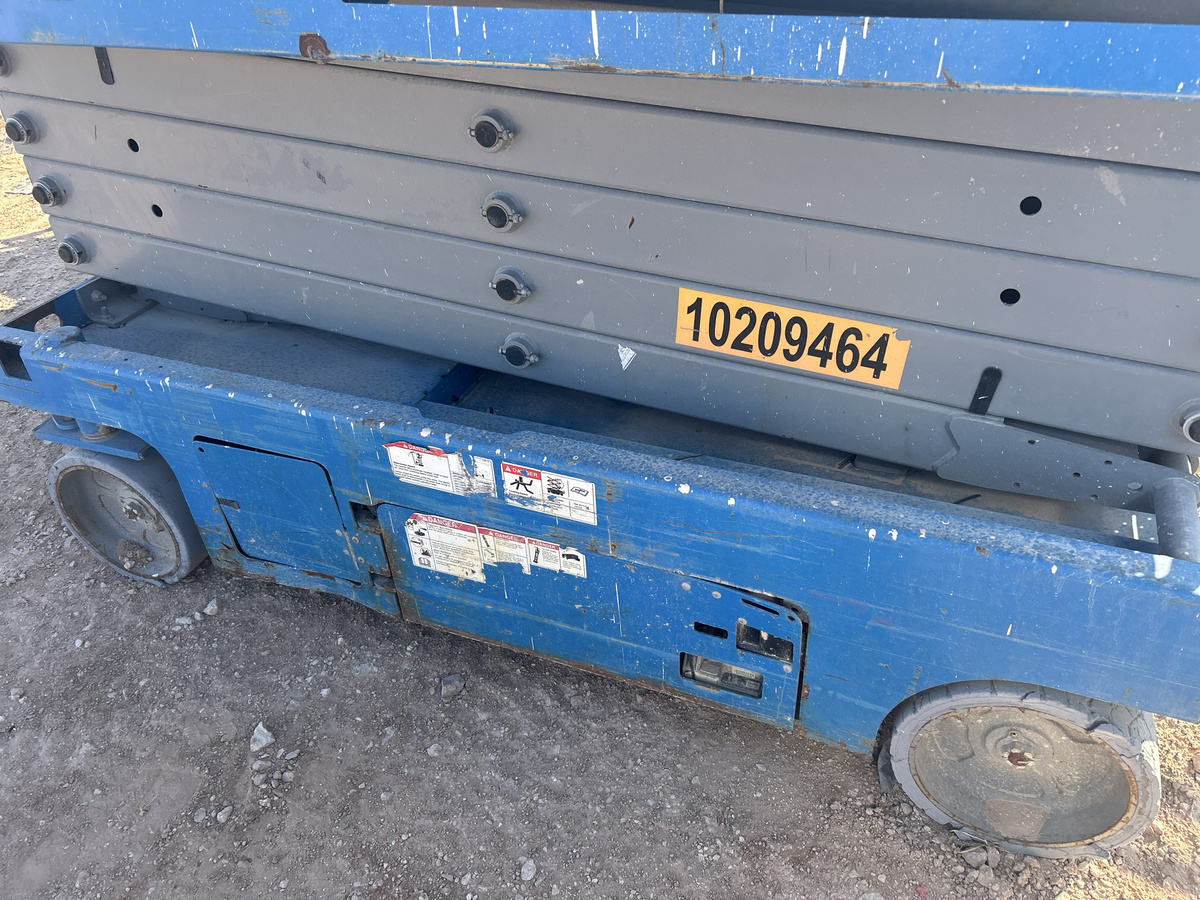 2017 Genie GS-3246-3