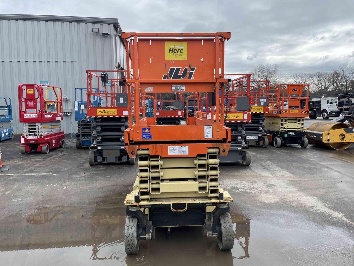 2017 JLG 3246ES