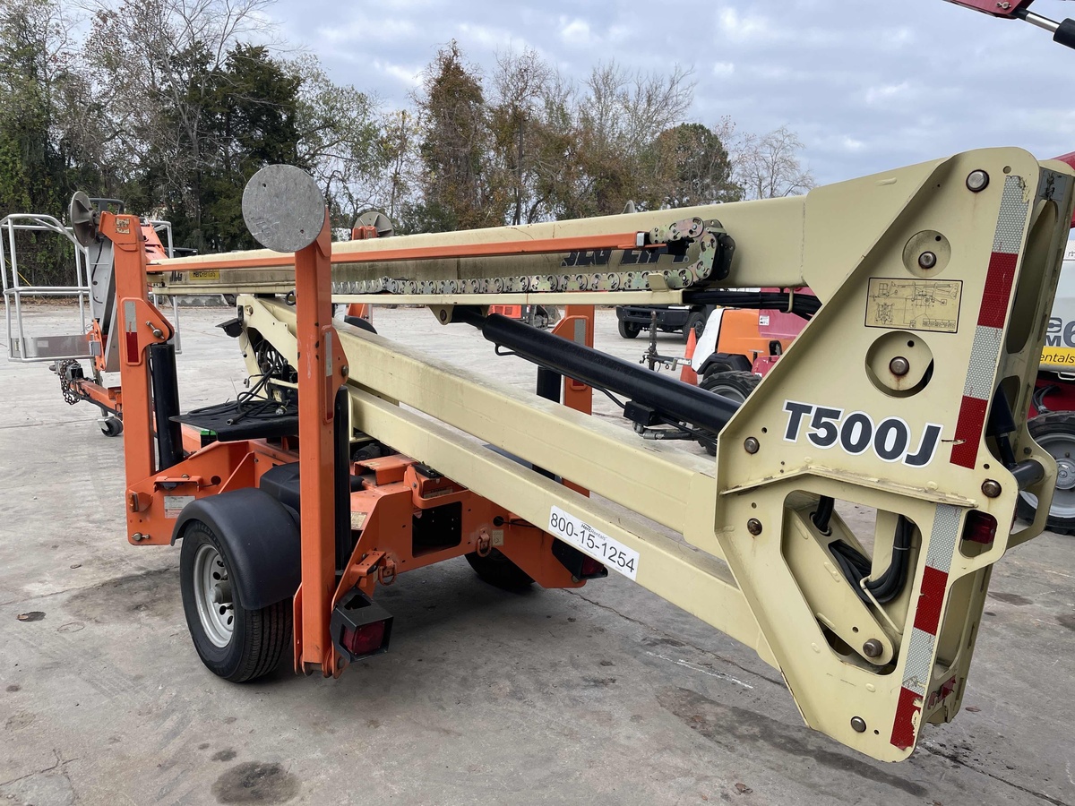 2017 JLG T500J-4