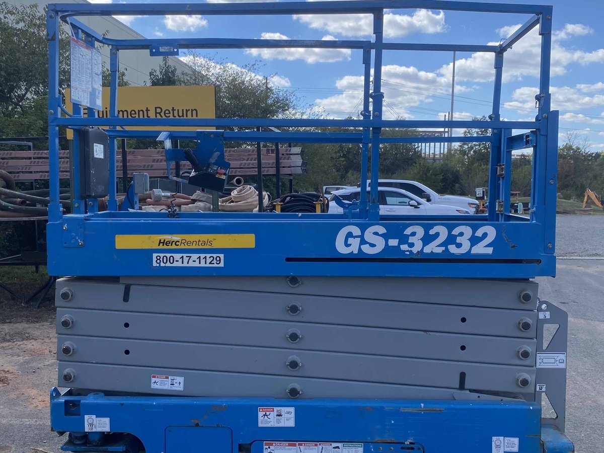 2017 Genie GS-3232-2