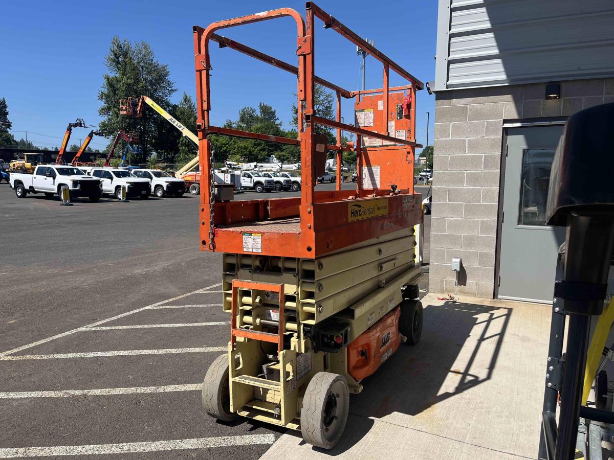 2016 JLG 2632ES-3
