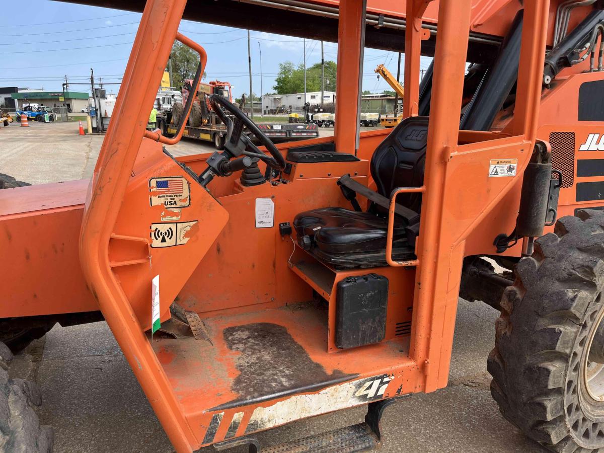 2019 SkyTrak 10042