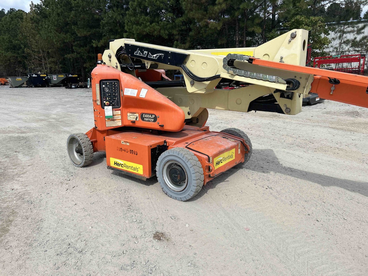 2014 JLG E400AJPN