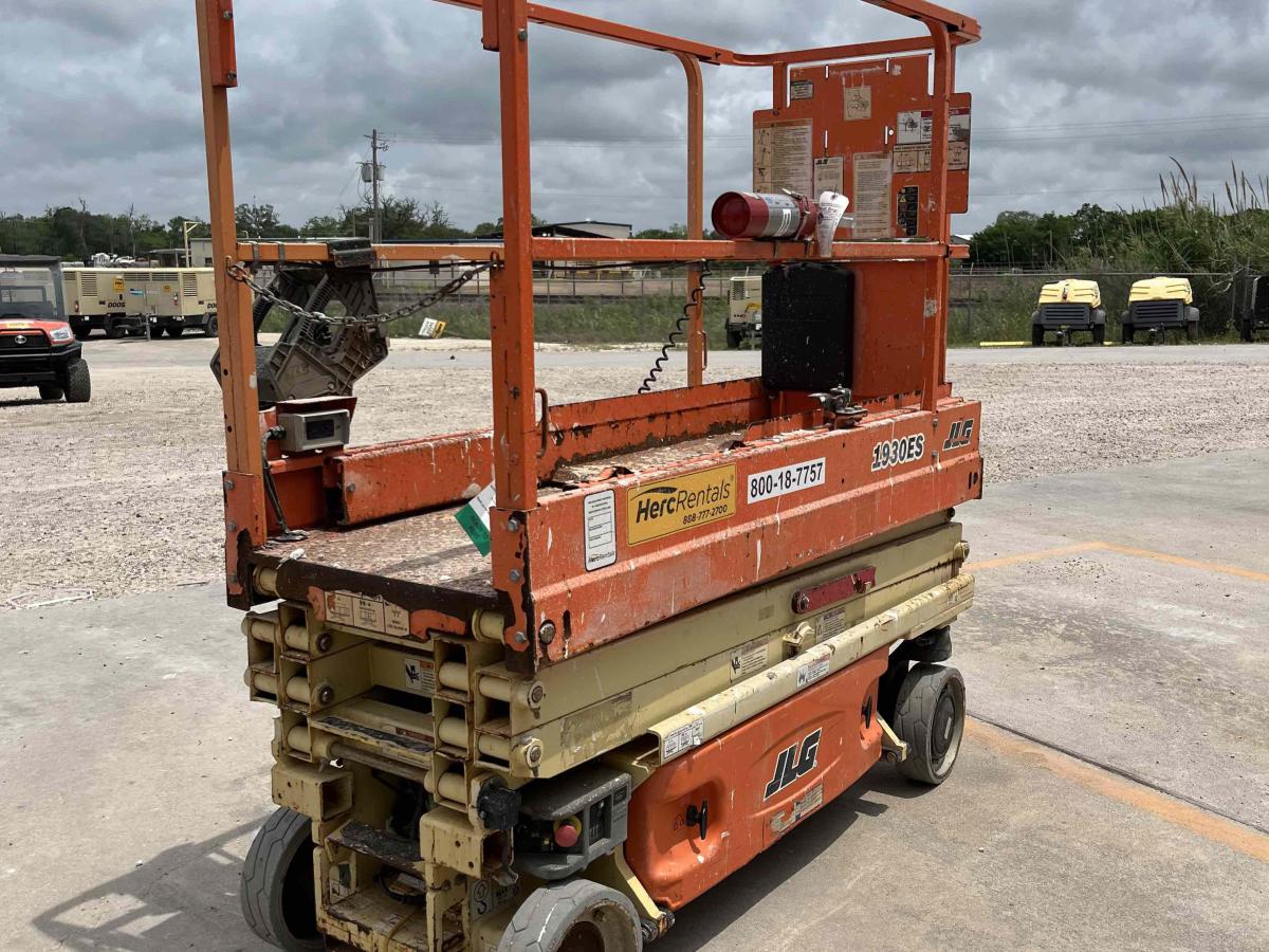2017 JLG 1930ES