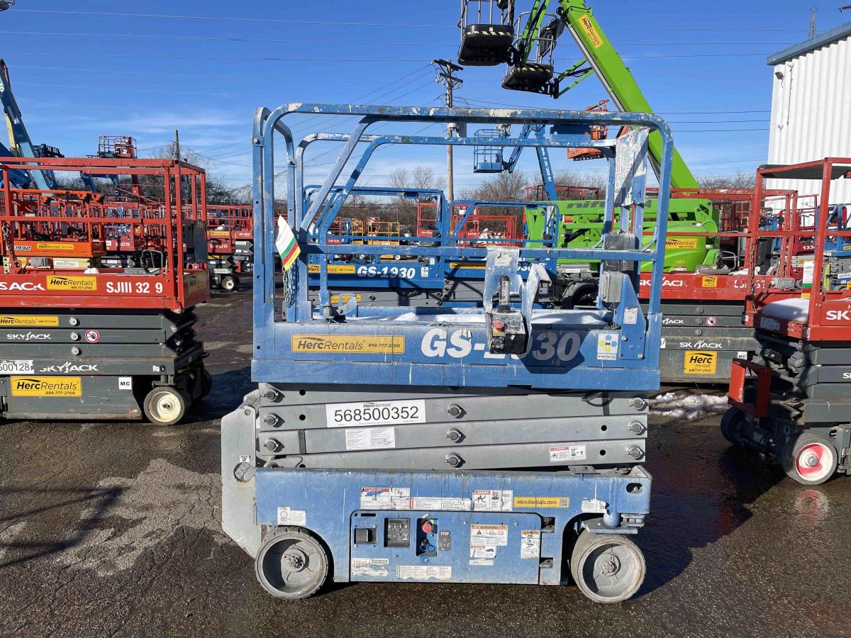 2018 Genie GS-1930