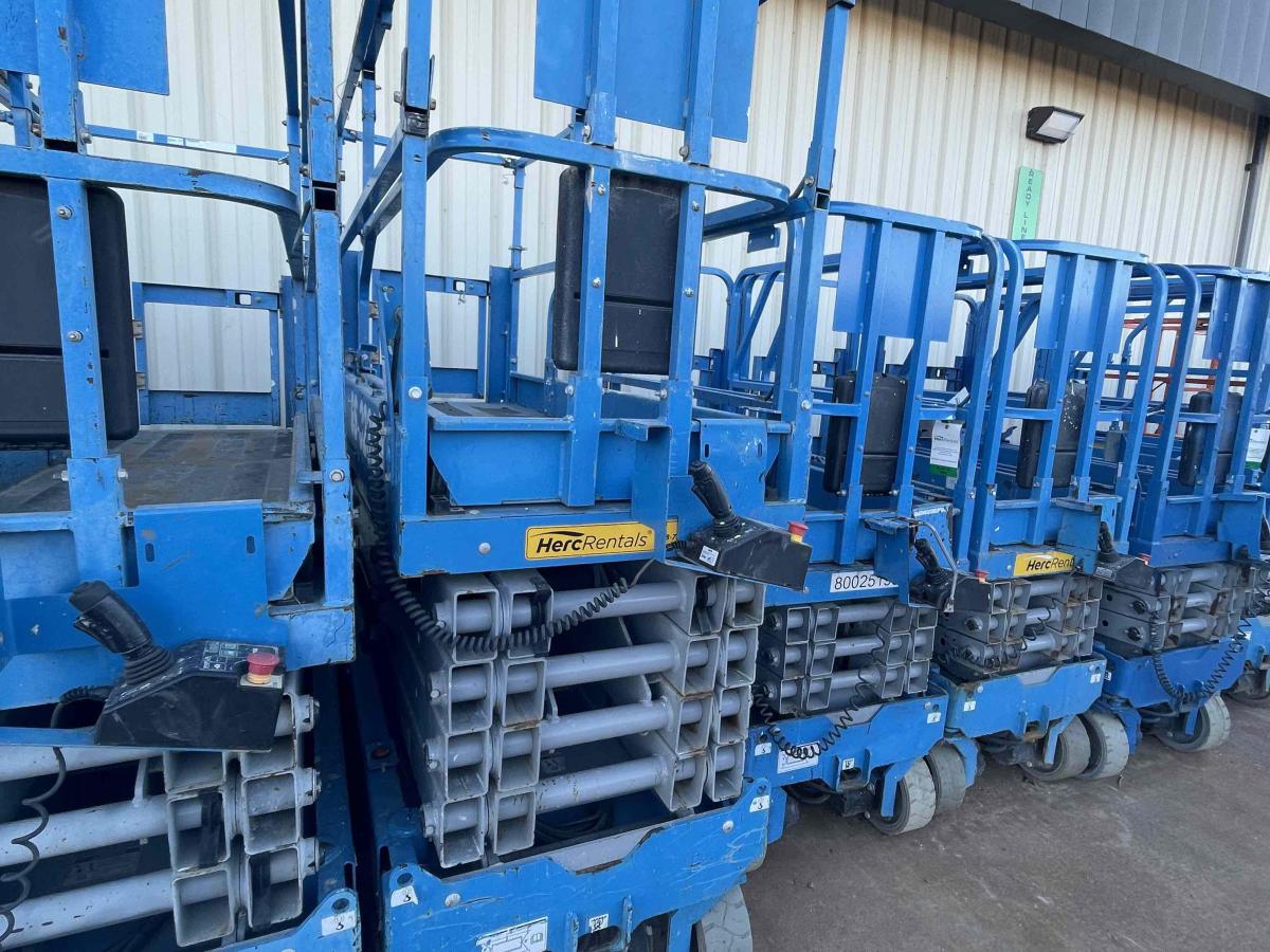 2018 Genie GS-3232