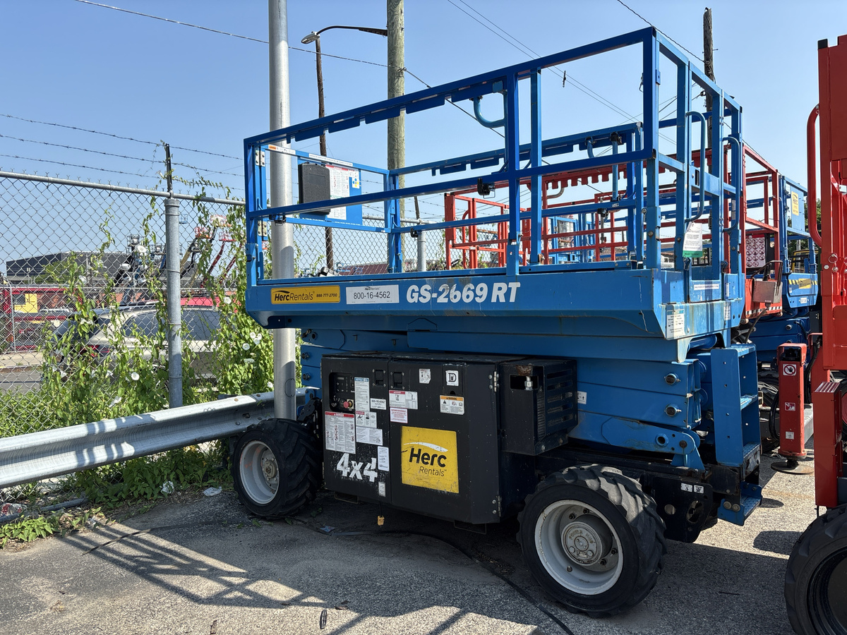 2017 Genie GS-2669 RT