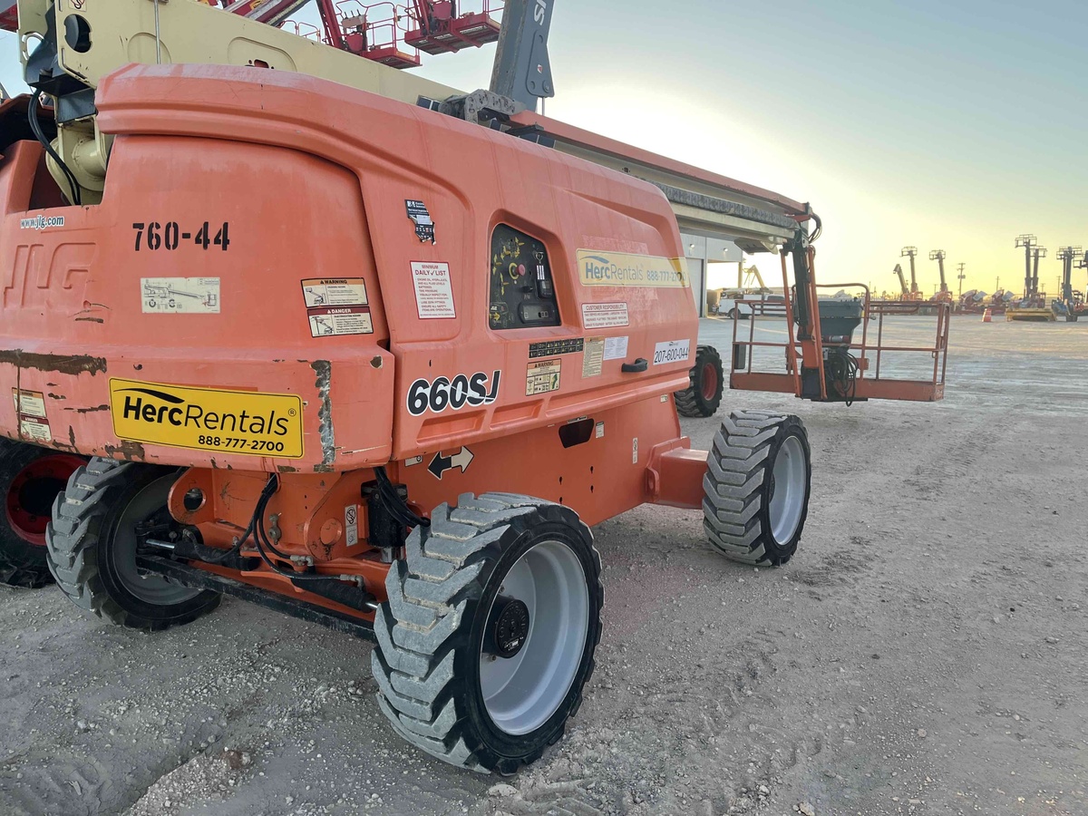 2018 JLG 660SJ-4