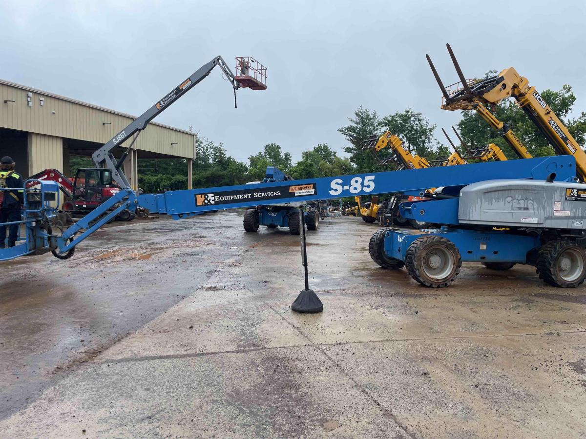 2016 Genie S-85