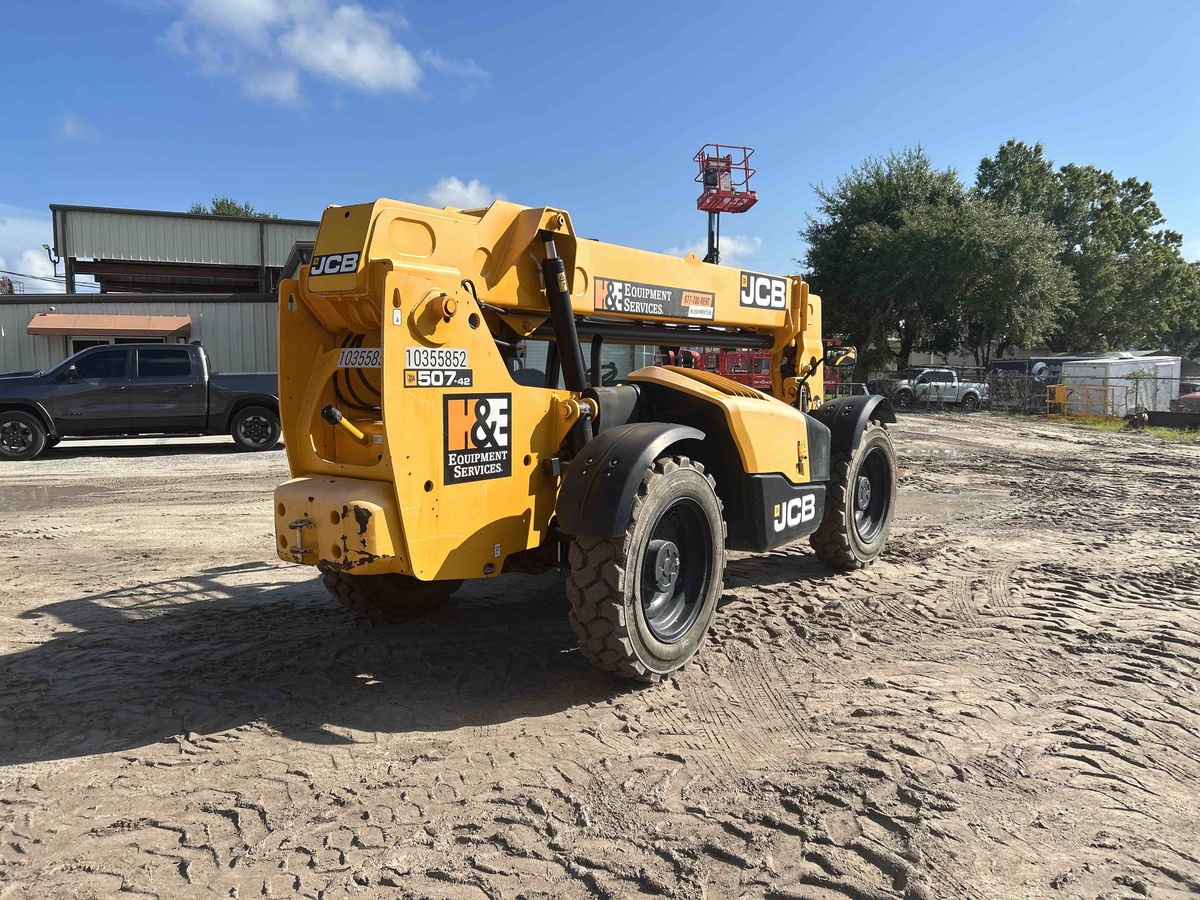 2022 JCB 507-42-4